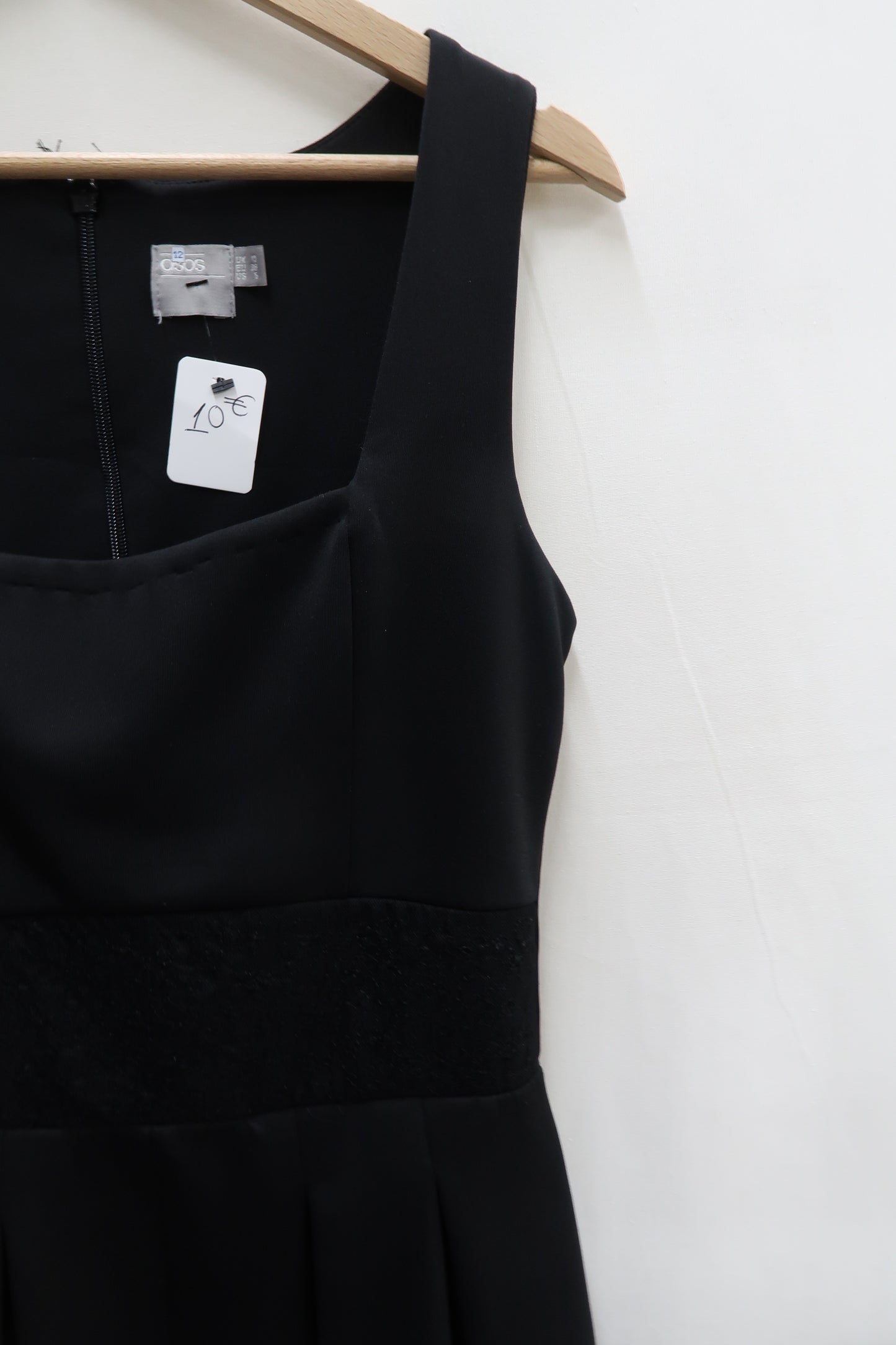 Robe noire - ASOS - S