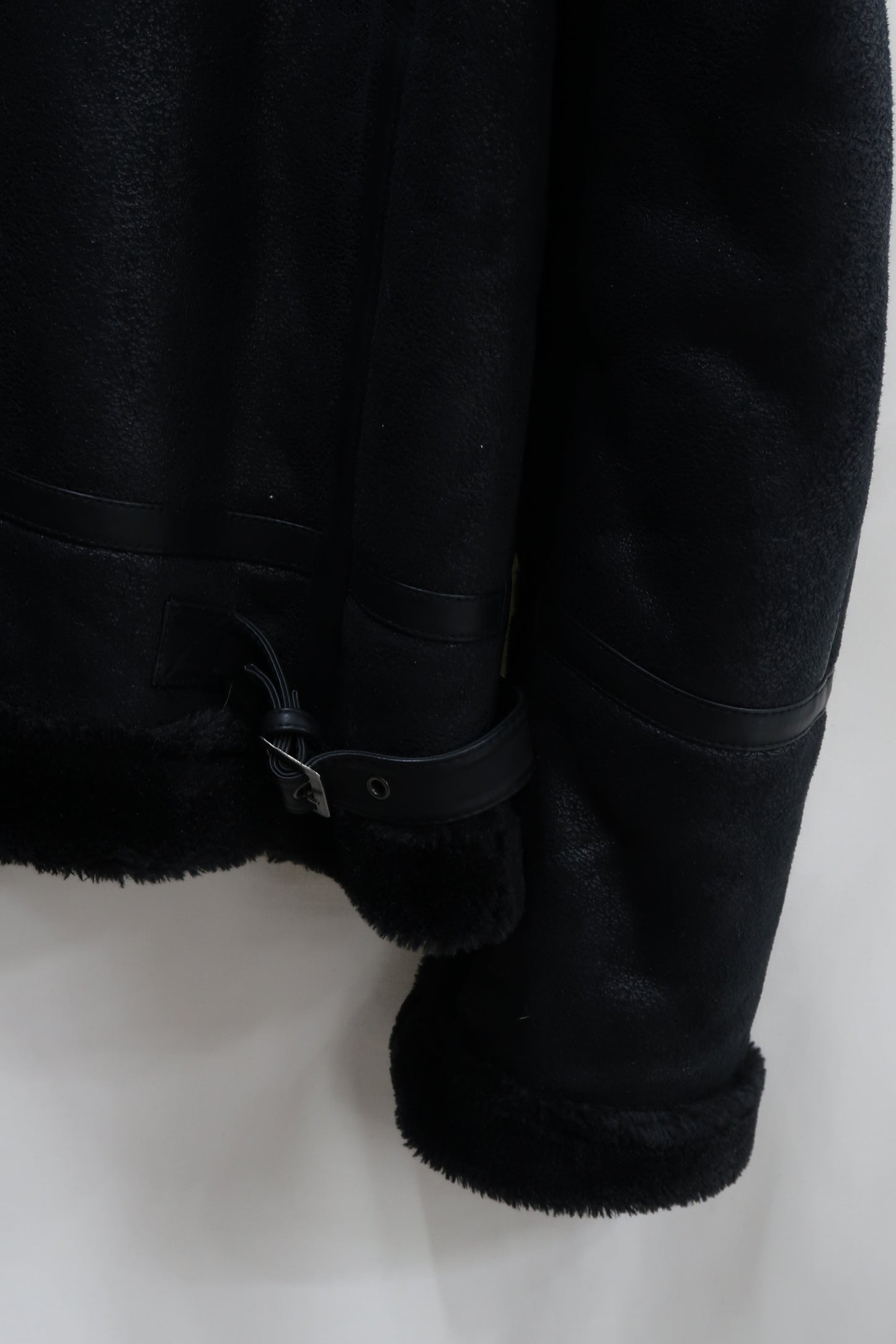 Manteau noire doublée moumoute noire - XL
