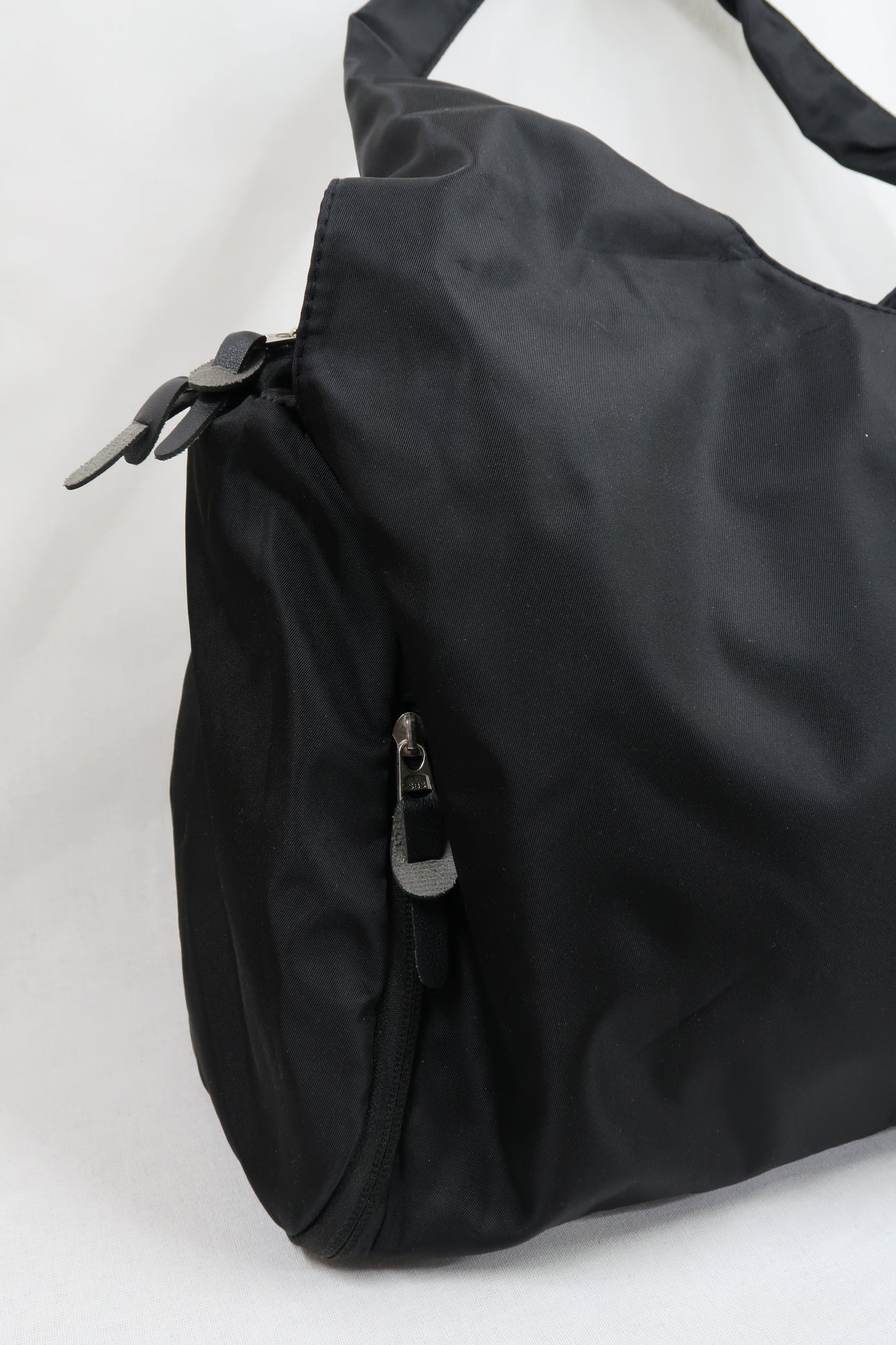 Sac à main noir en tissu impérméble