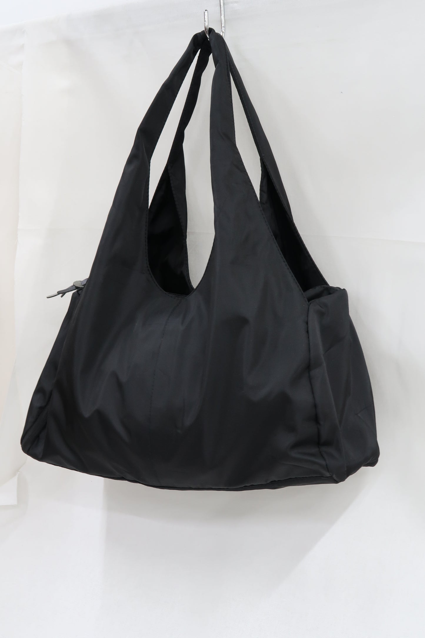 Sac à main noir en tissu impérméble