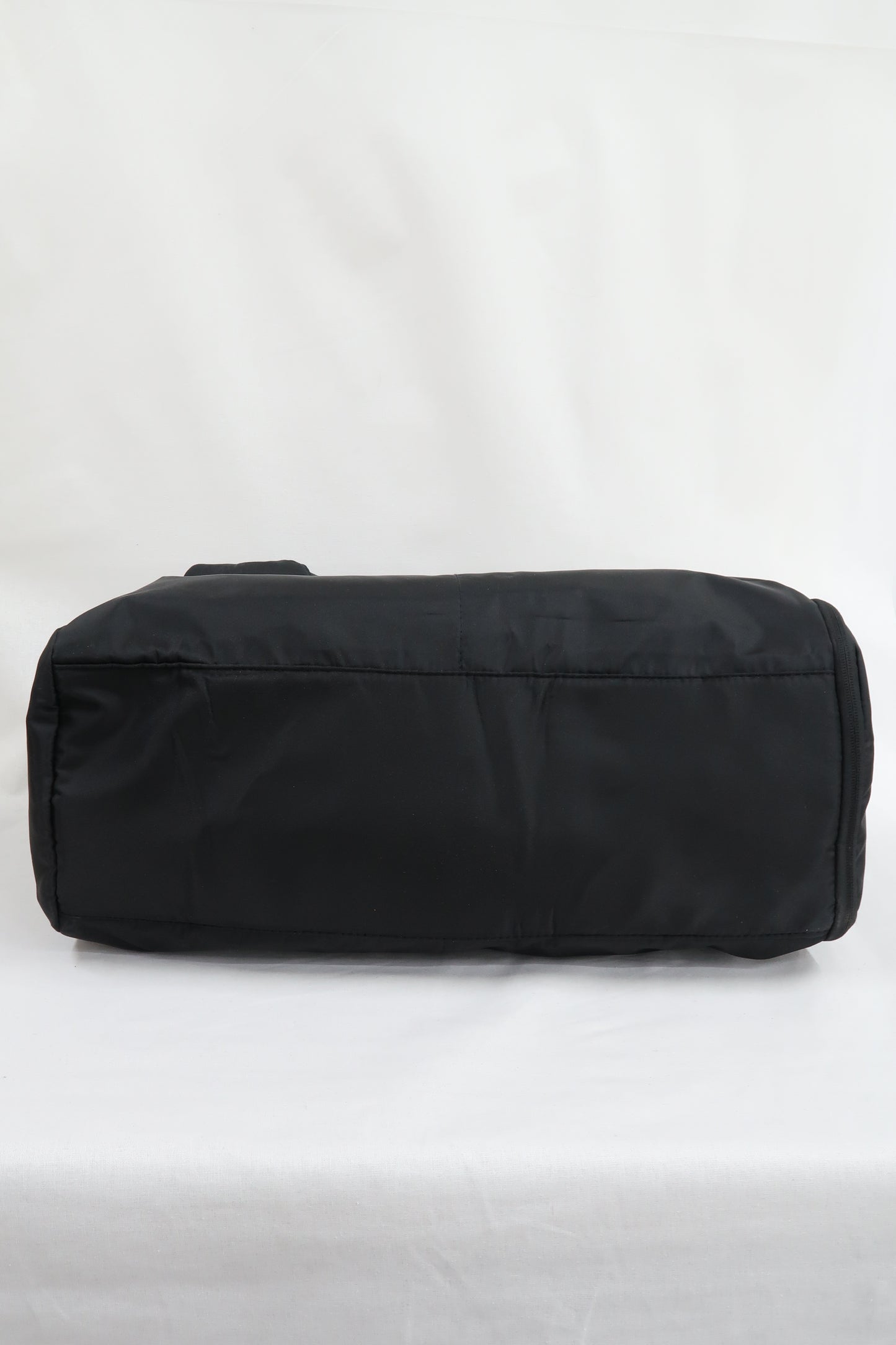 Sac à main noir en tissu impérméble