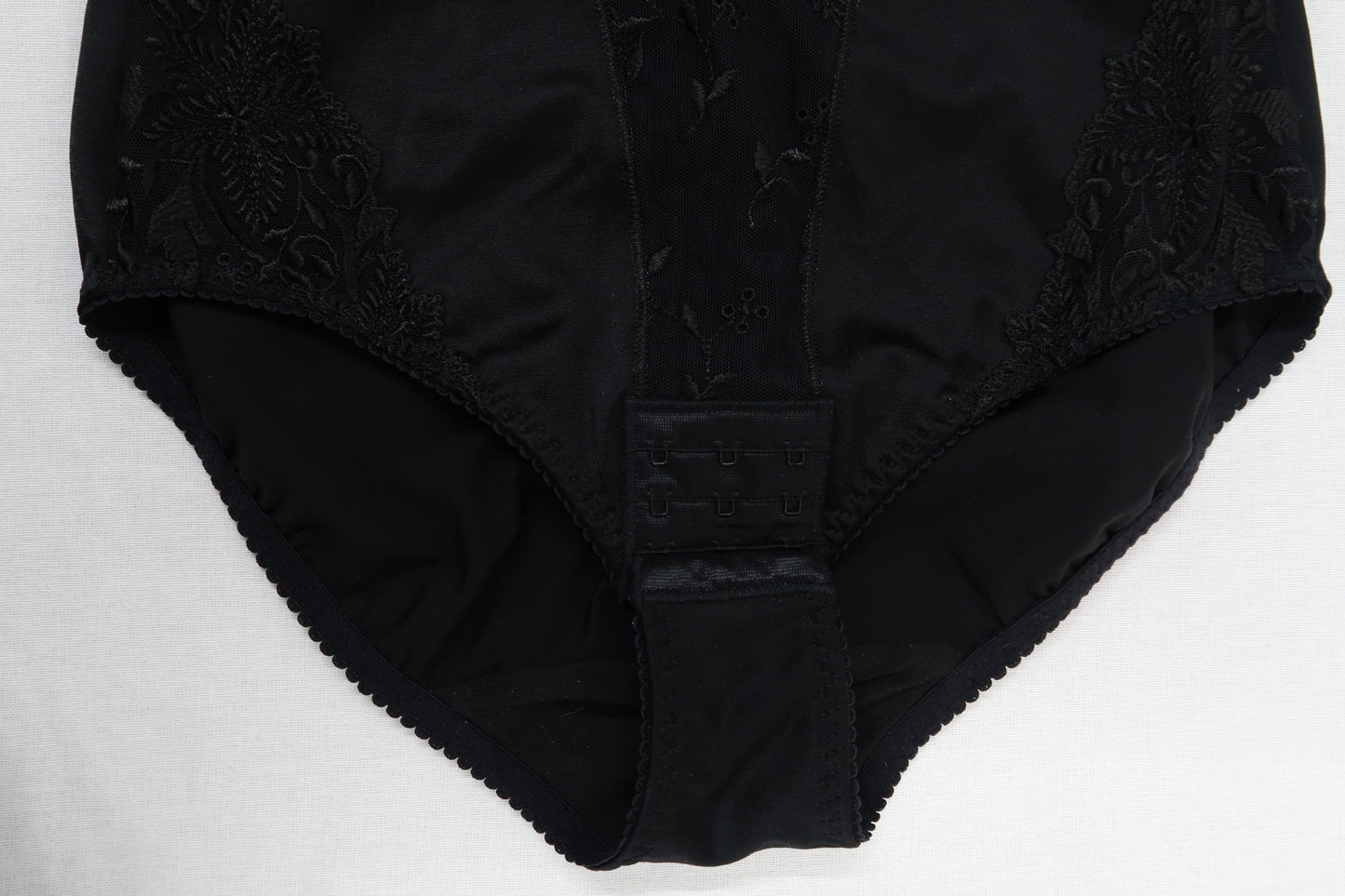 Body noir en satin et en dentelle - Prima Donna - 75D
