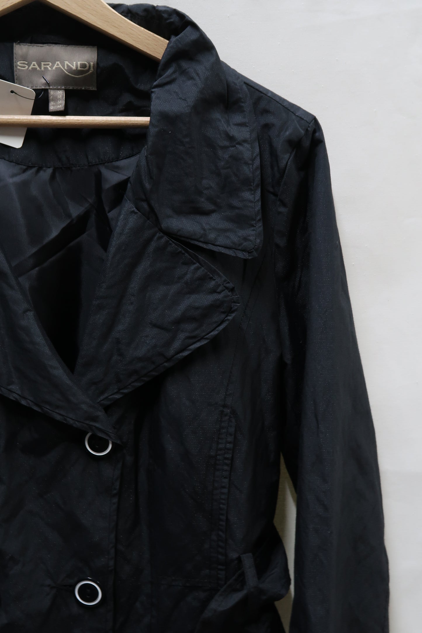 Trench imperméable noir à boutons blanc - Sarandi - M