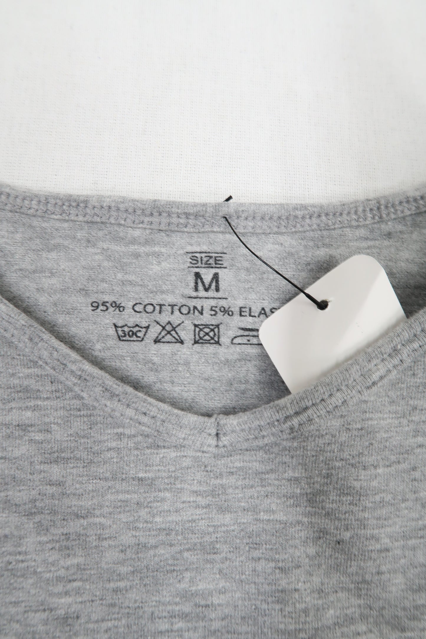 T-shirt gris à col V - M