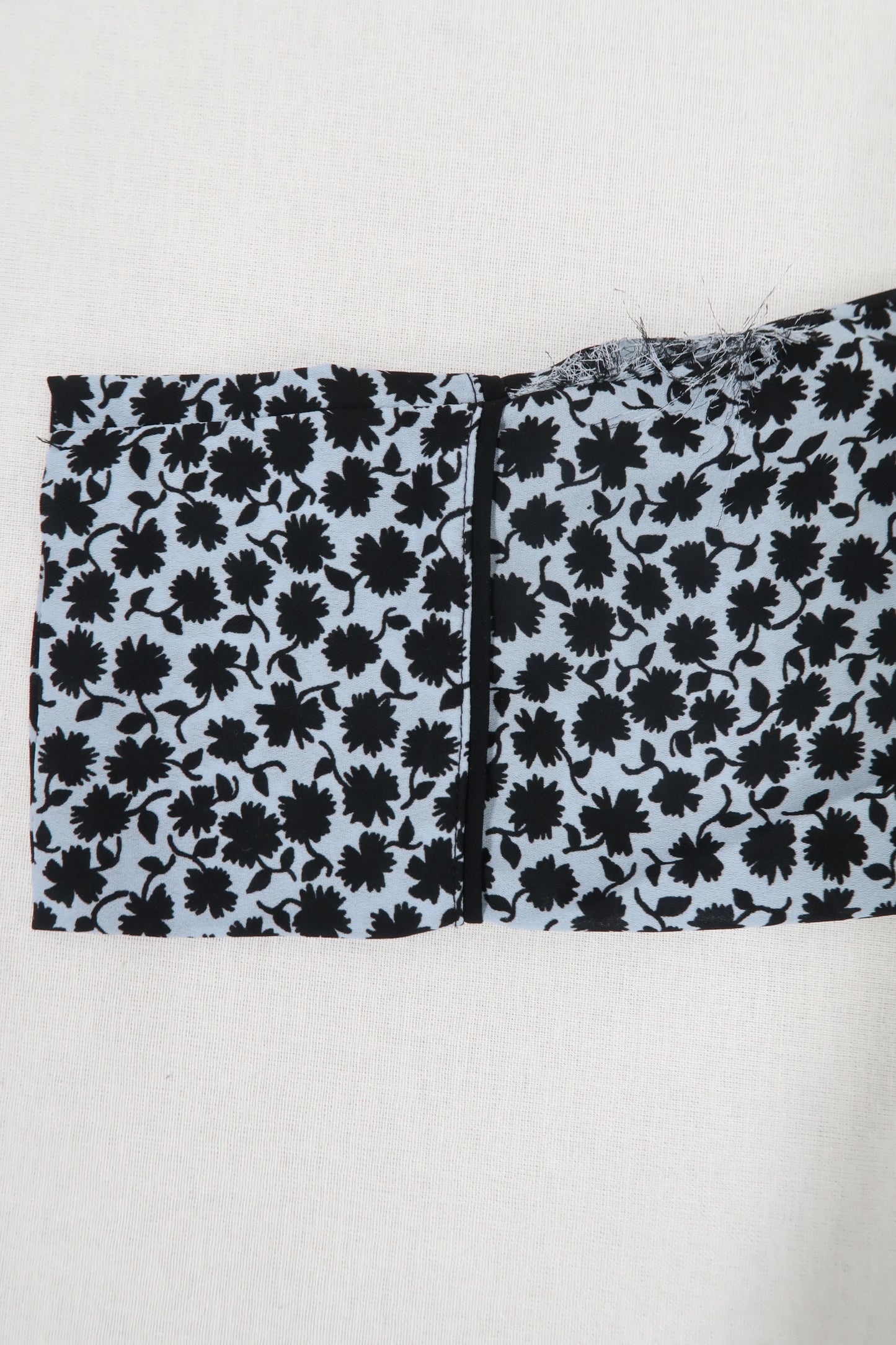 Chemisier bleu ciel à fleurs noires - H&M - S