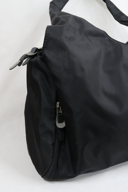 Sac à main noir en tissu impérméble