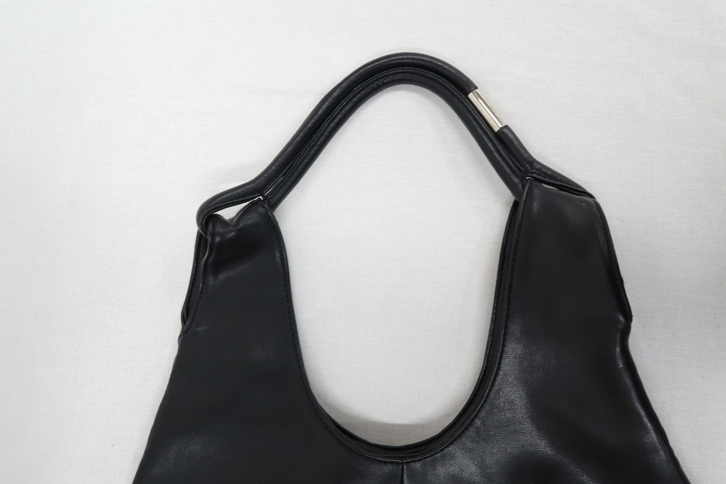 Sac à main noir en cuir triangulaire - Abbacino