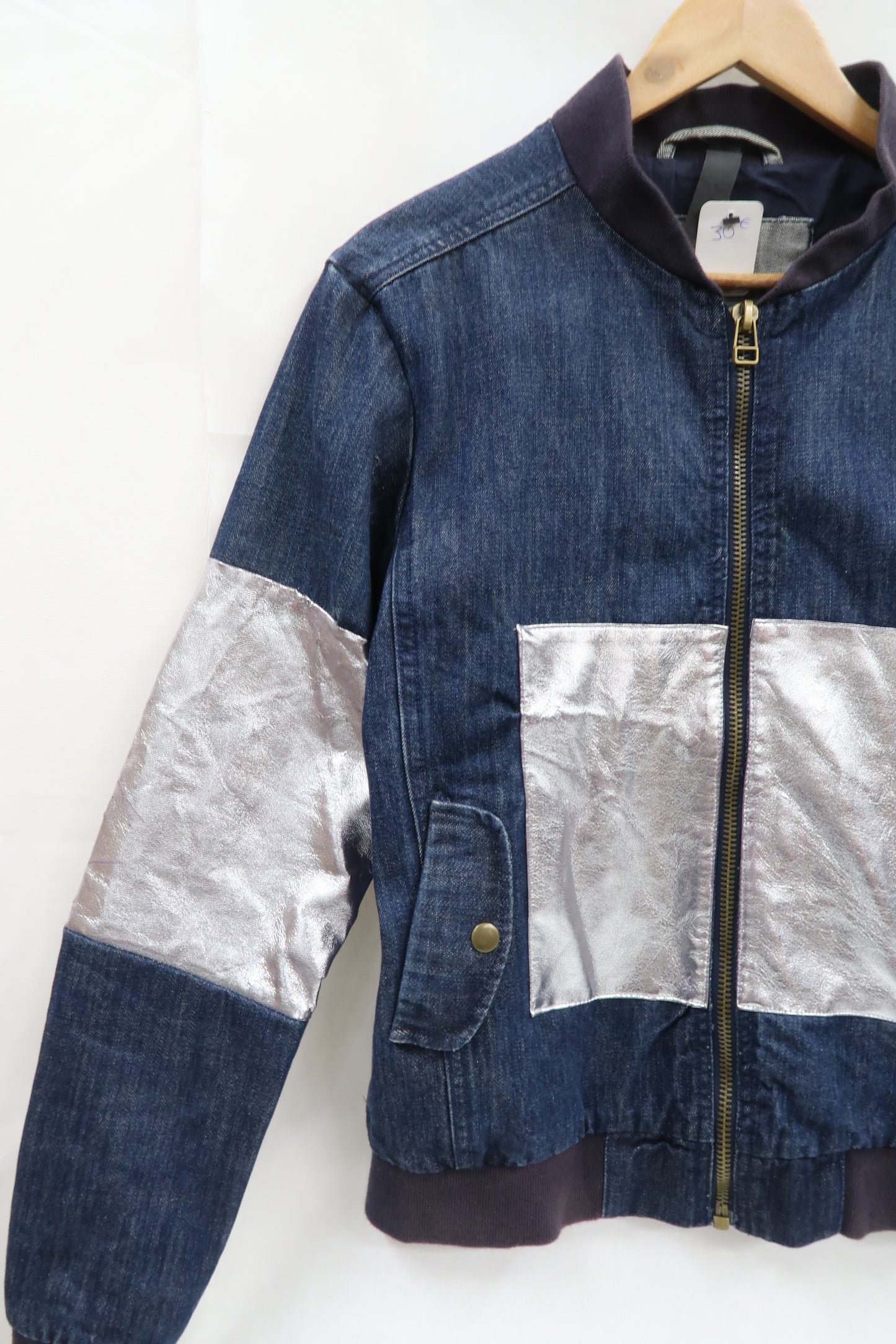 Veste en jean à détails futuristes argentés - M