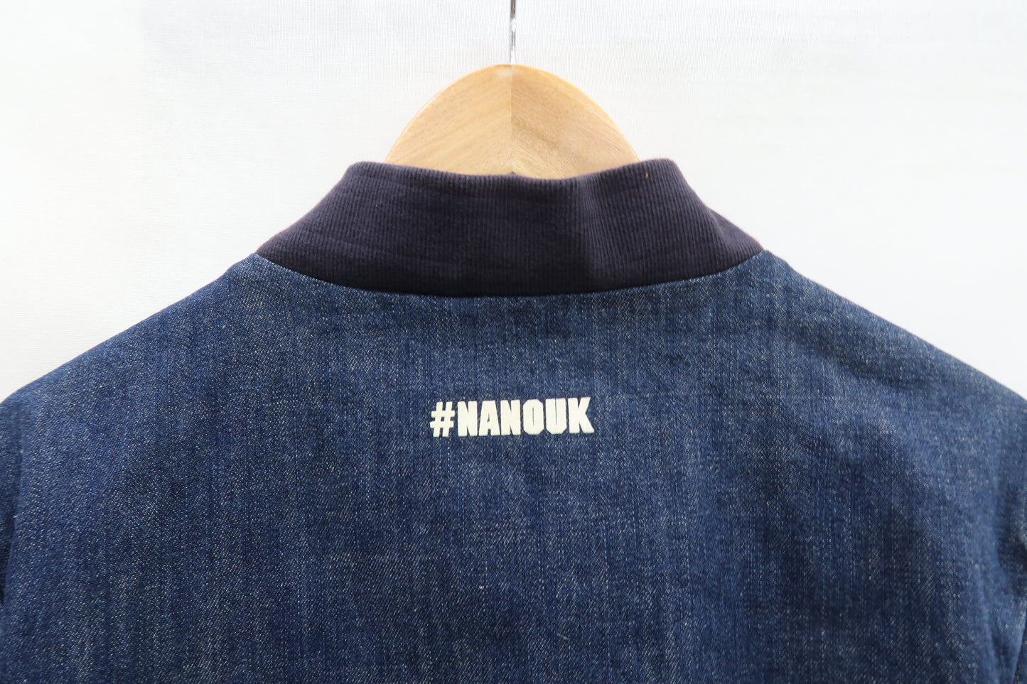 Veste en jean à détails futuristes argentés - M