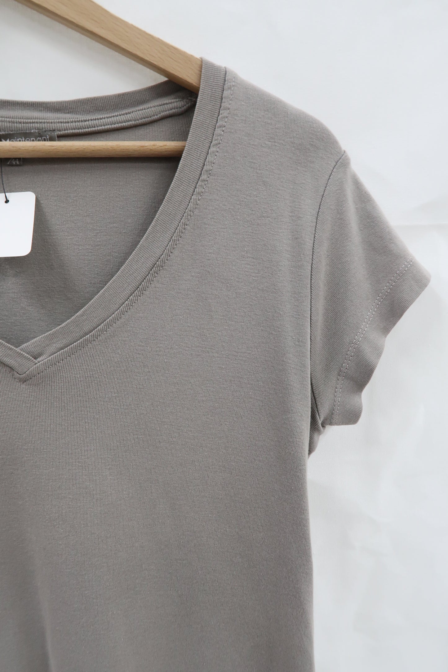 T-shirt gris col V - Ici et maintenant - M