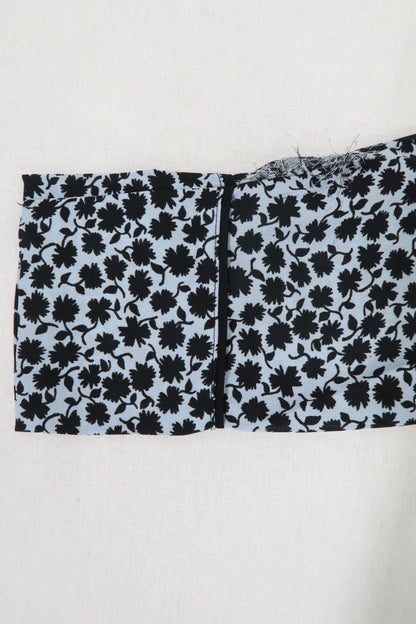 Chemisier bleu ciel à fleurs noires - H&M - S